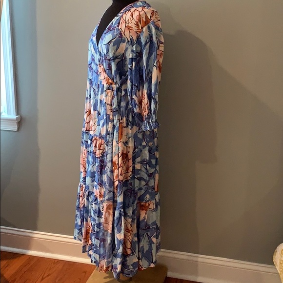 New with tags Urban Outfitters Floral Wrap Dress - Picture 4 of 10